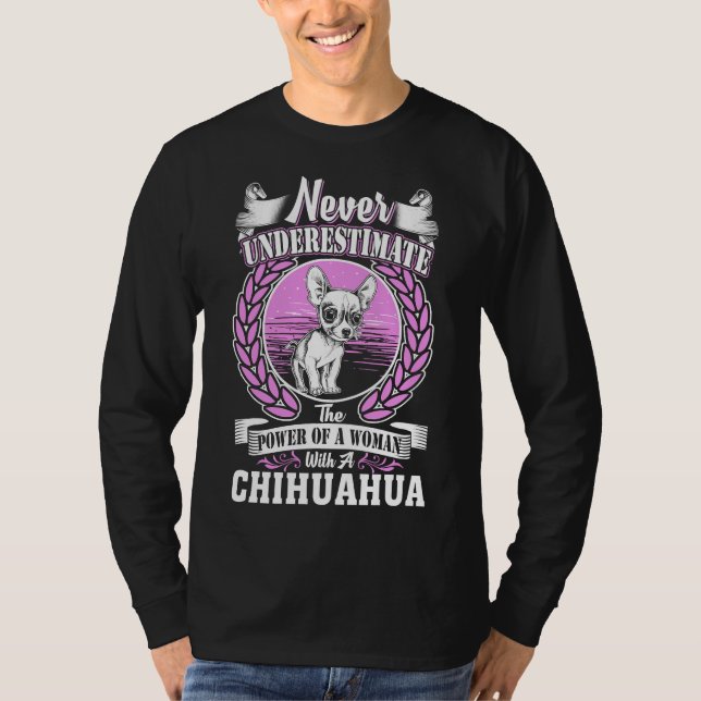 Camiseta Nunca Subestime O Poder De Uma Mulher Com Um Ch (Frente)