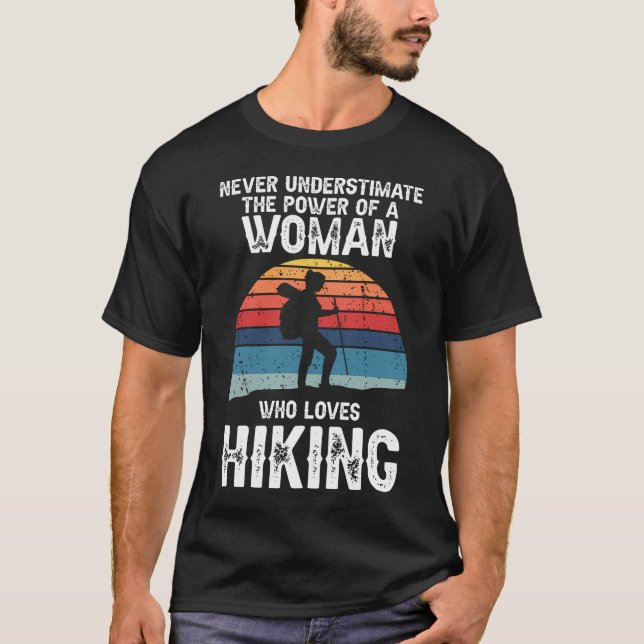 Camiseta Nunca Subestime O Poder De Uma Mulher Que (Frente)