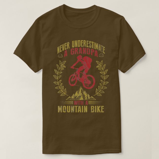 Camiseta Nunca Subestime Um Avô Com Uma Bike De Montanha (Frente do Design)