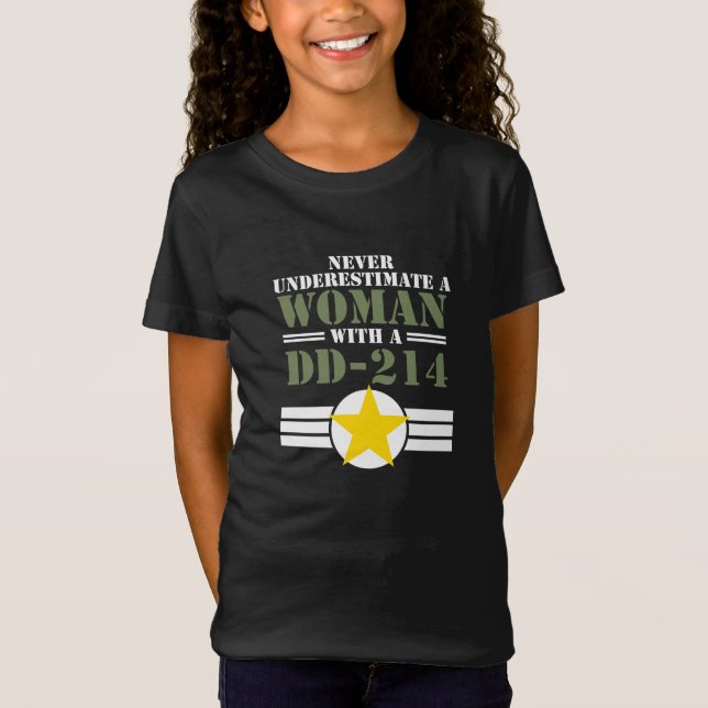 Camiseta Nunca Subestime Um Feliz Dia dos Veteranos (Frente)
