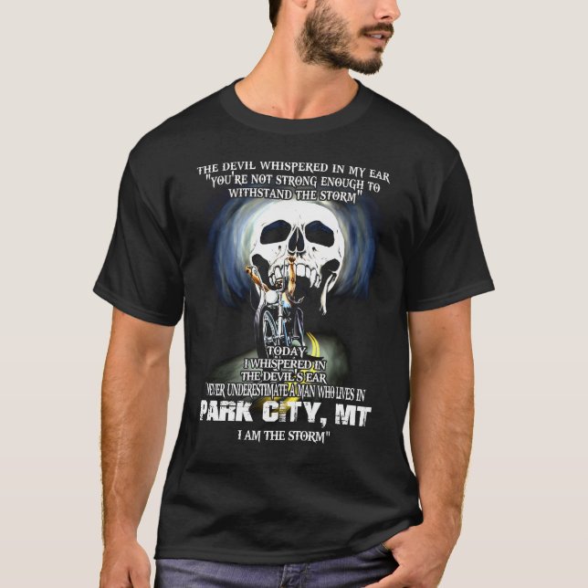 Camiseta Nunca subestime um homem de CIDADE PARK (Frente)