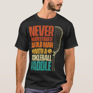 Camiseta Nunca Subestime um Homem Idoso Com um Pickleball