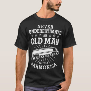 Camiseta Nunca Subestime Um Homem Velho Com Um
