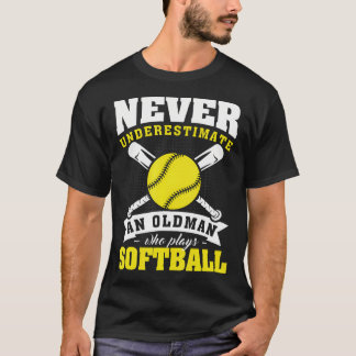 Camiseta Nunca Subestime um Homem Velho que Joga Softbol