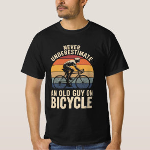 Camiseta Nunca Subestime um Velho Cara Num Bicicleta Engraç