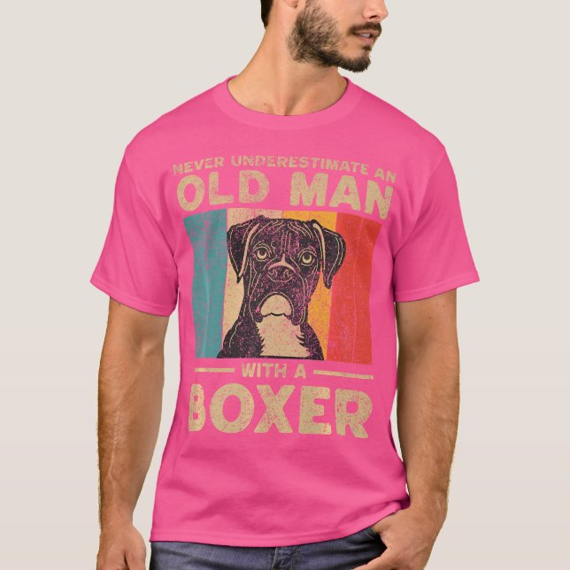 Camiseta Nunca Subestime Um Velho Com Um Boxer (Frente)