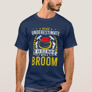 Camiseta Nunca Subestime Um Velho Com Um Fosso Curvado