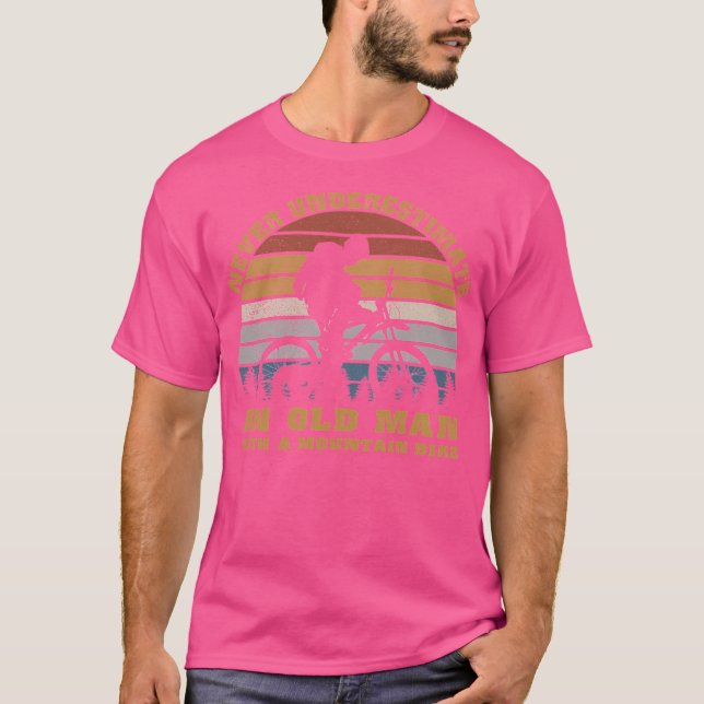 Camiseta Nunca Subestime Um Velho Com Uma Bicicleta De Mont (Frente)