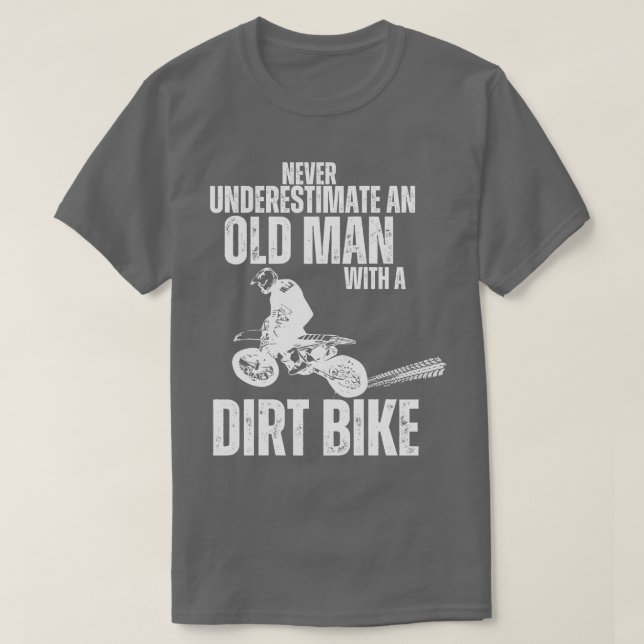 Camiseta Nunca subestime um velho com uma moto de saia (Frente do Design)