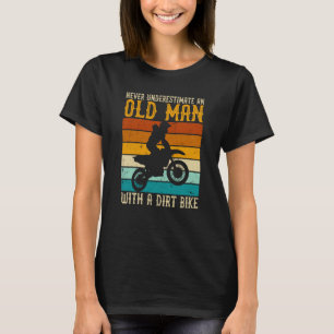 Camiseta Nunca subestime um velho com uma moto de saia