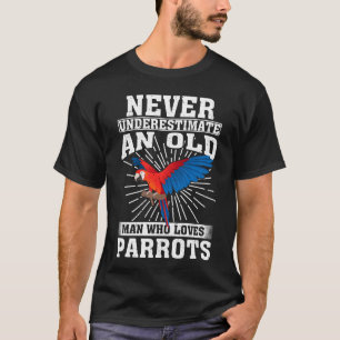 Camiseta Nunca Subestime Um Velho Que Ama Parcos