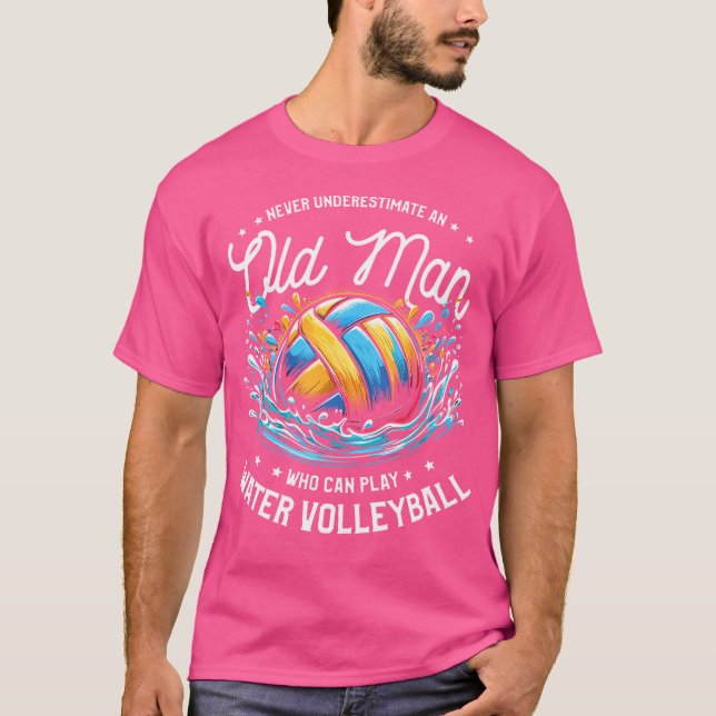 Camiseta Nunca Subestime Um Velho Que Possa Jogar Água (Frente)
