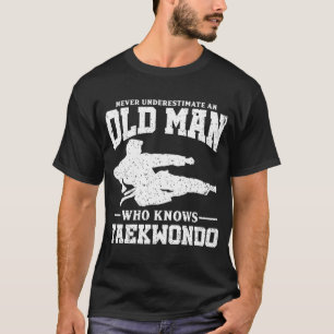 Camiseta Nunca Subestime Um Velho Taekwondo Hoodie