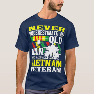 Camiseta Nunca Subestime Um Velho Vietnã Patriótico