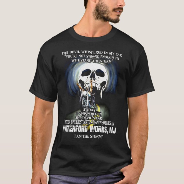 Camiseta Nunca subestime um WATERFORD TRABALHA NJ Man (Frente)