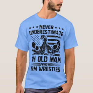 Camiseta Nunca Subestime Uma Braçada de Homem Velho