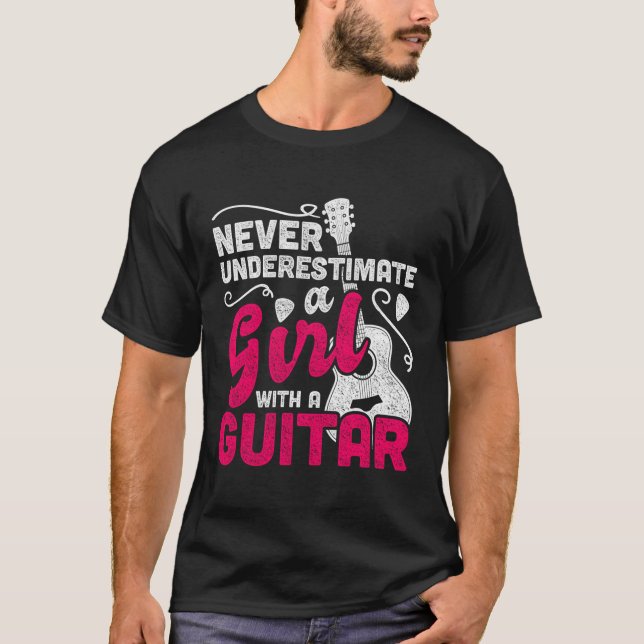 Camiseta Nunca Subestime Uma Garota Com Violão (Frente)