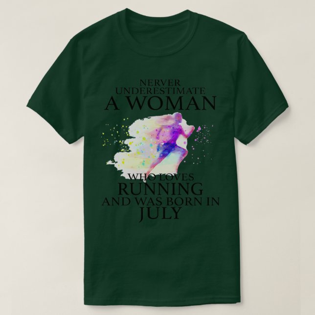 Camiseta Nunca Subestime uma Mulher que ama Correr e (Frente do Design)