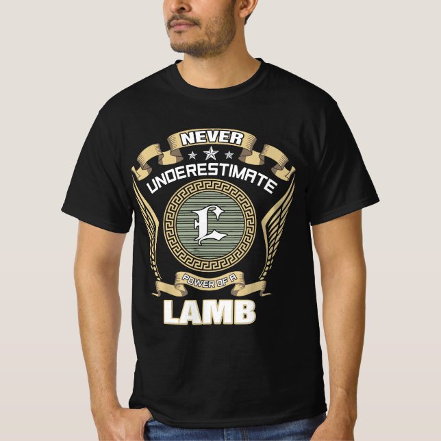 CAMISETA NUNCA_UNDERESTIMATE_POWER_OF_A_LAMB (Frente)