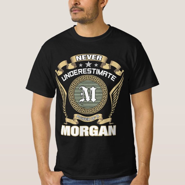 CAMISETA NUNCA_UNDERESTIMATE_POWER_OF_A_MORGAN (Frente)