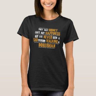 Camiseta Nunca Viu Pessoa Triste Passeando Doberman