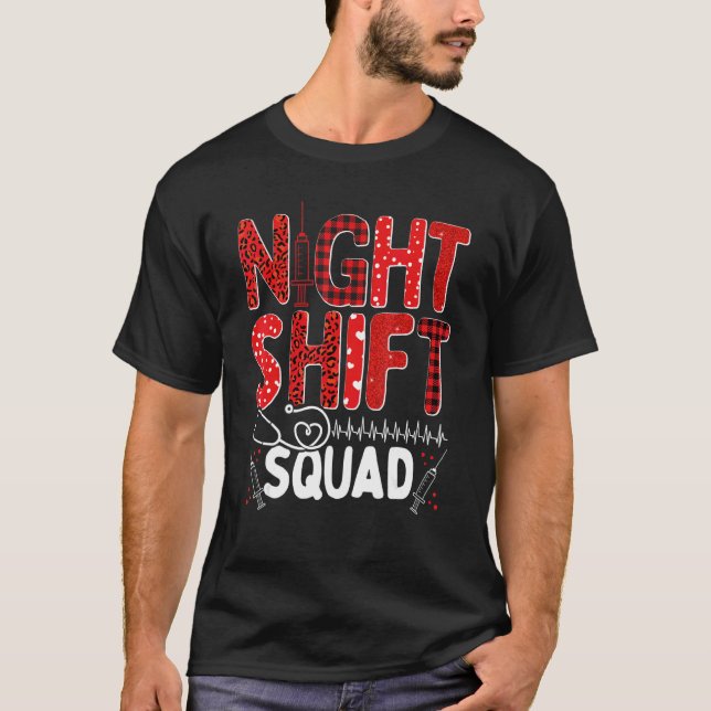 Camiseta Nurse Night Shift Squad Nursing Appreciation RN CN (Frente)