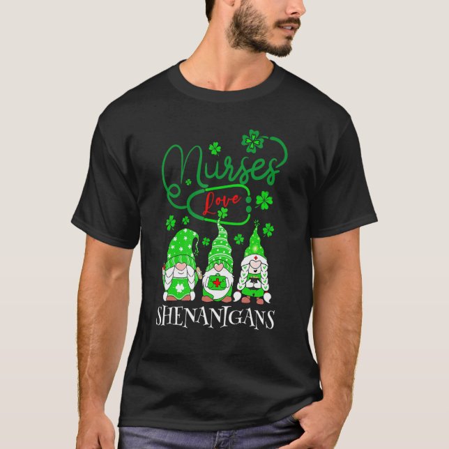Camiseta Nurses Love Shenanigans Funny Gnomes Nurse St Patr (Frente)