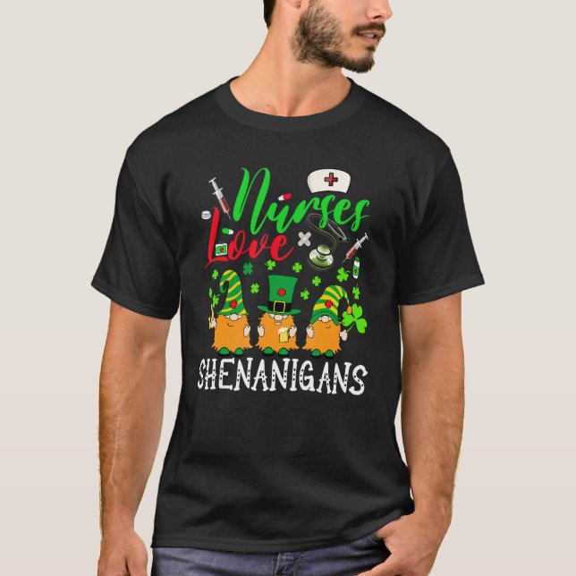 Camiseta Nurses Love Shenanigans Gnomes Nurse St Patricks D (Frente)