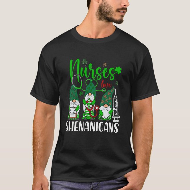 Camiseta Nurses Love Shenanigans Gnomes Nurse St Patricks D (Frente)