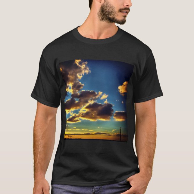Camiseta Nuvens alaranjadas com pôr do sol (Frente)