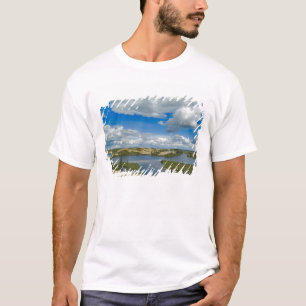 Camiseta Nuvens cúmulus pairam sobre lagos, Noroeste