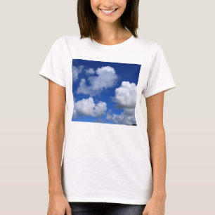 Camiseta Nuvens e céu azul