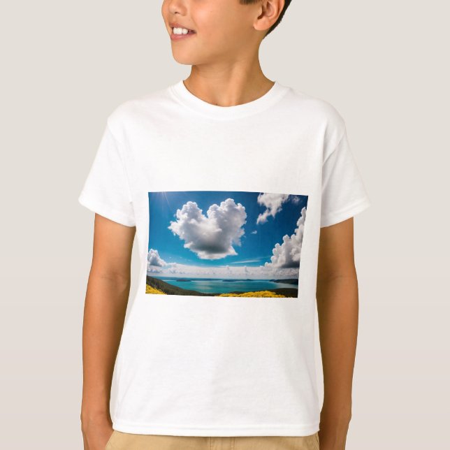 Camiseta nuvens em forma de coração (Frente)