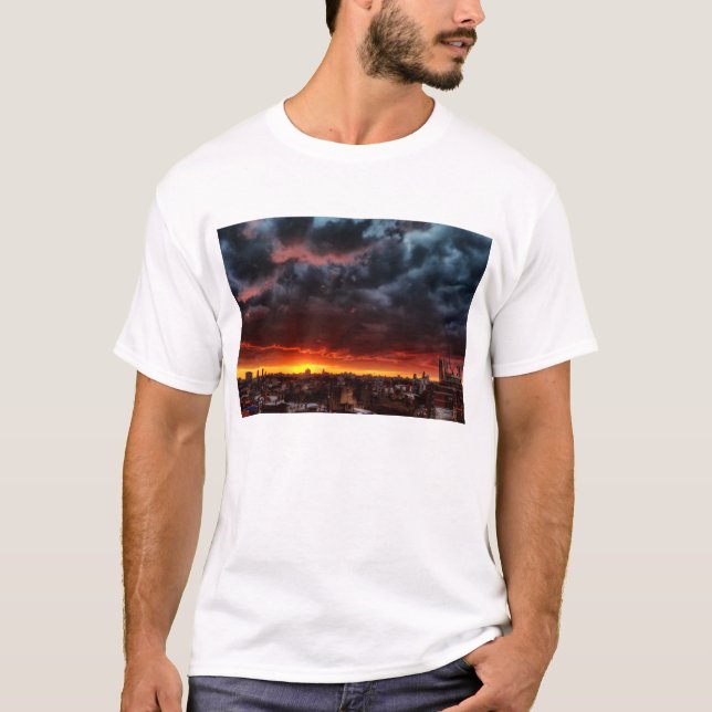 Camiseta Nuvens, por do sol e vermelho (Frente)