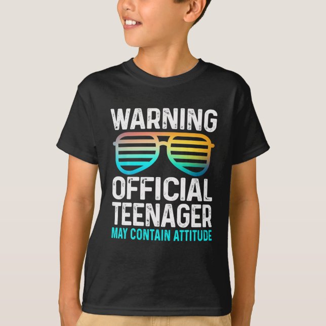 Camiseta O Adolescente Oficial Pode Conter Óculos De Atitud (Frente)