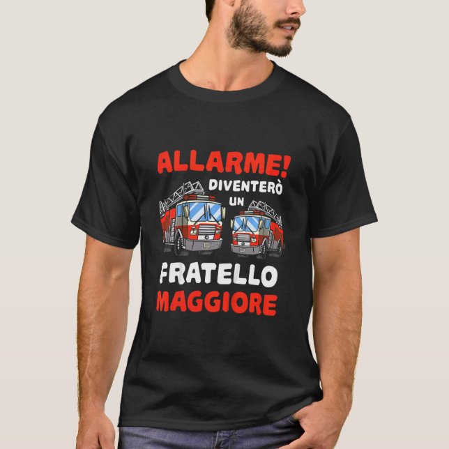 Camiseta O Alarme Das Crianças Se Torna Irmão Mais Velho Ca (Frente)