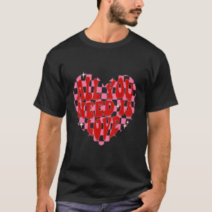Camiseta O Amor Com O Coração Do Dia de os namorados De Gro