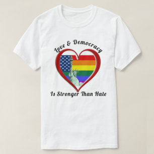 Camiseta O Amor e a Democracia São Mais Fortes Que O Ódio