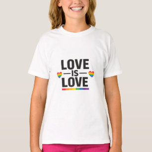 Camiseta O Amor é Amor – Desenho Minimalista de Corações em