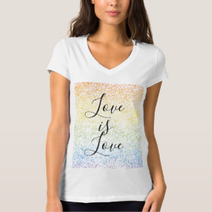 Camiseta O amor é igual a direitos cor de fundo do arco-íri