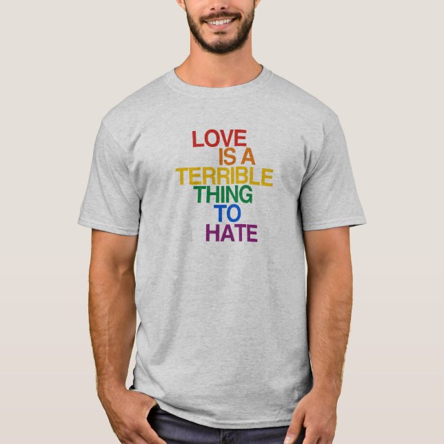CAMISETA O AMOR É UMA COISA TERRÍVEL A DIAR (Frente)