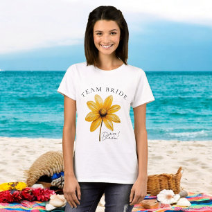 Camiseta O amor está no chá de panela floral mínimo
