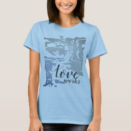 Camiseta "O amor funciona" Cinza Blue Batik Island Pattern