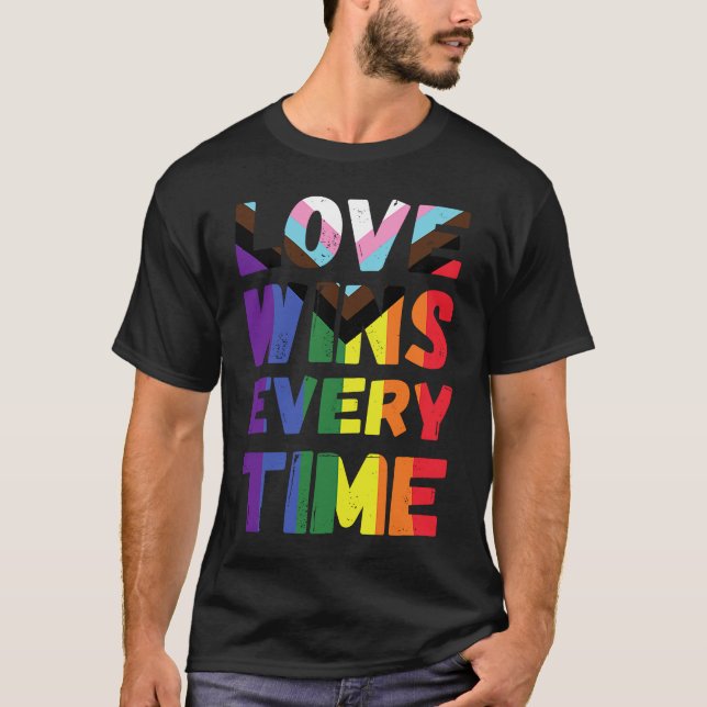 Camiseta O amor ganha cada vez que LGBTQIA+ Rainbow Flag Ga (Frente)