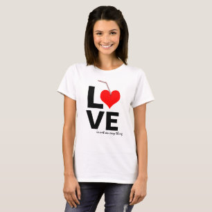 Camiseta O amor não é fácil