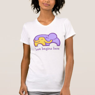 Camiseta O amor novo da mãe começa aqui o t-shirt do abra