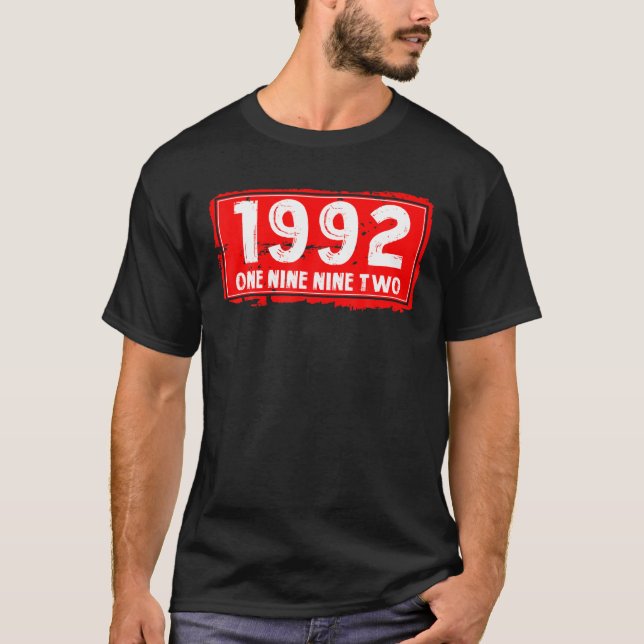 Camiseta O Ano De Nascimento De 1992 Para Homens E Mulheres (Frente)