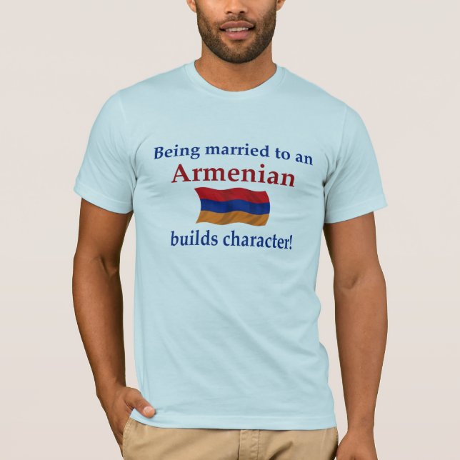 Camiseta O arménio constrói o caráter (Frente)