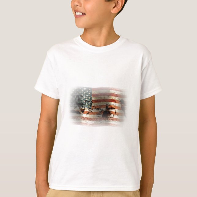 Camiseta O Ascenso de uma Nação ... (Frente)