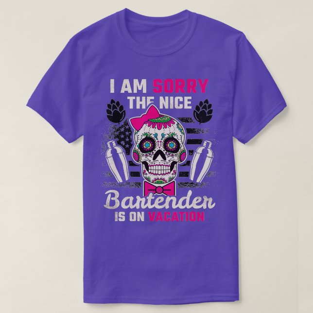 Camiseta O Barman De Nice Está No Barman De Férias (Frente do Design)